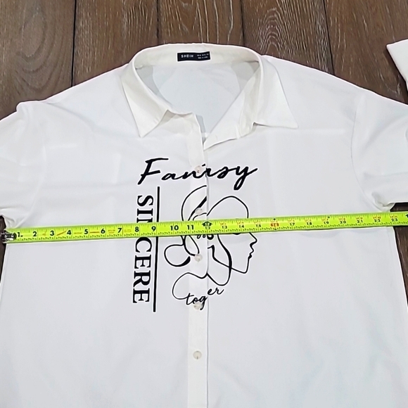 SHEIN Figure & Letter Graphic Drop Shoulder White Button Down Size M - Picture 10 of 12